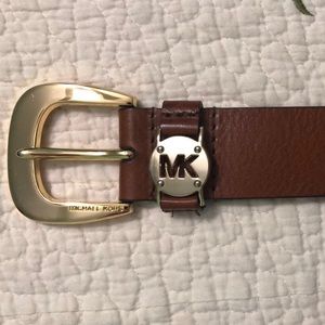 Brown MK leather belt. In good condition.
